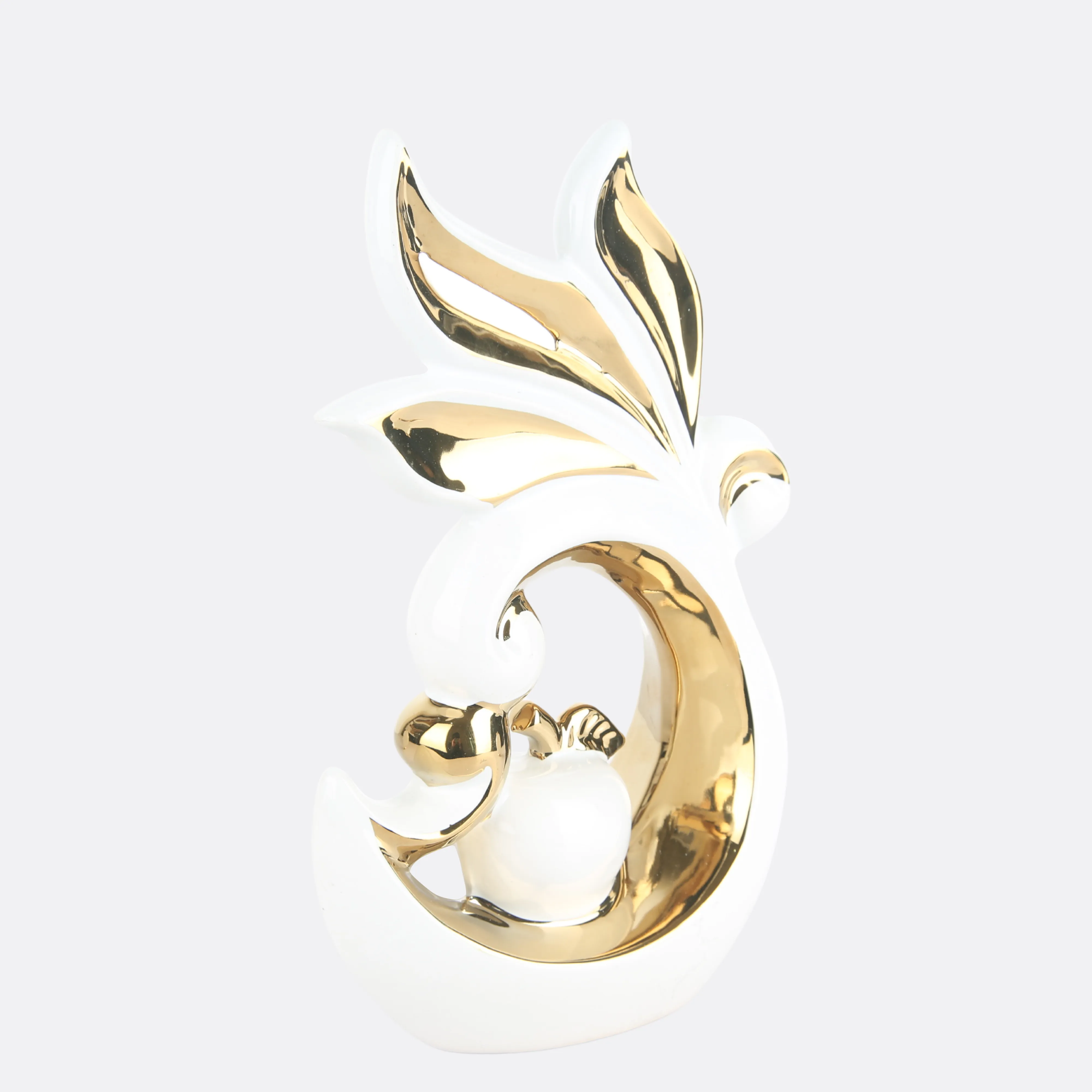 Adorning Vases With Centerpiece