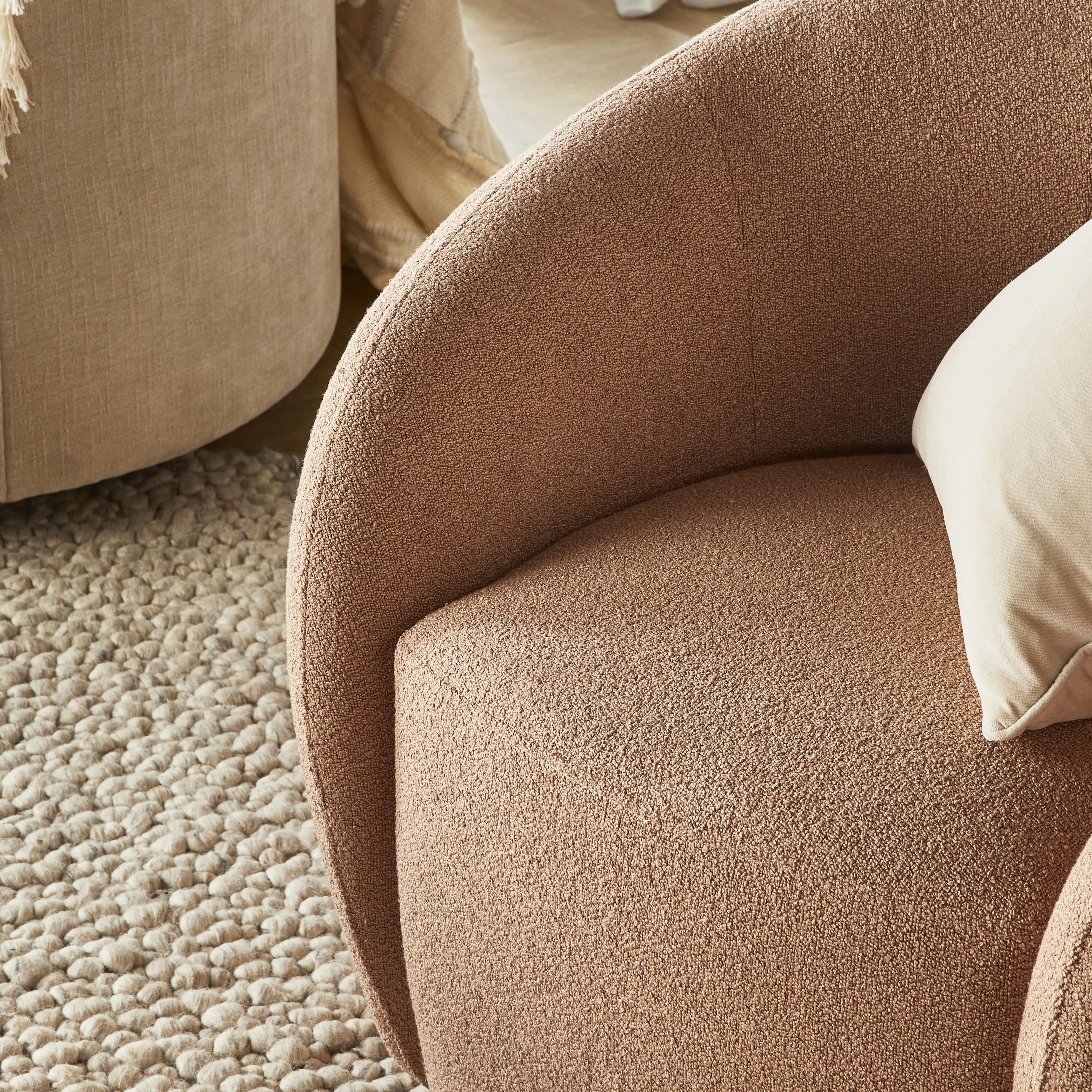 Alessa Swivel Armchair Luna Powder Pink