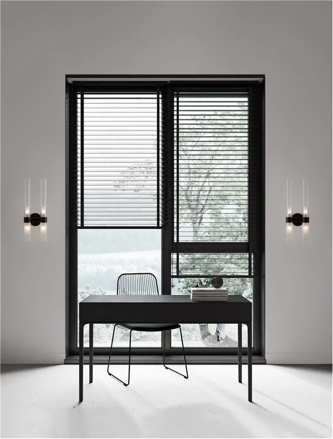 CEN Matt Black Metal Glass 4 Lamp Double Wall Light With Clear & Frosted Glass - ID 12536