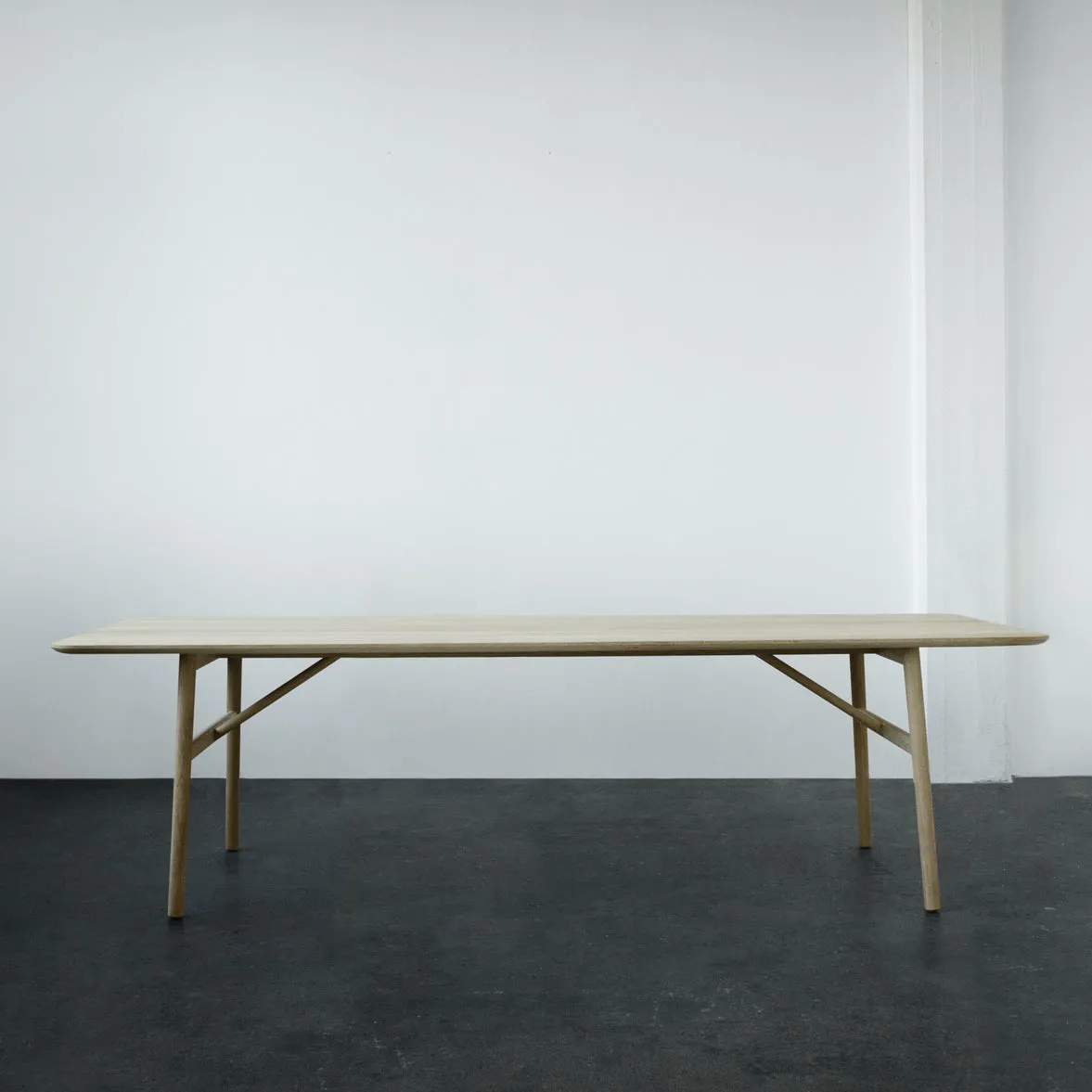 Hven Table