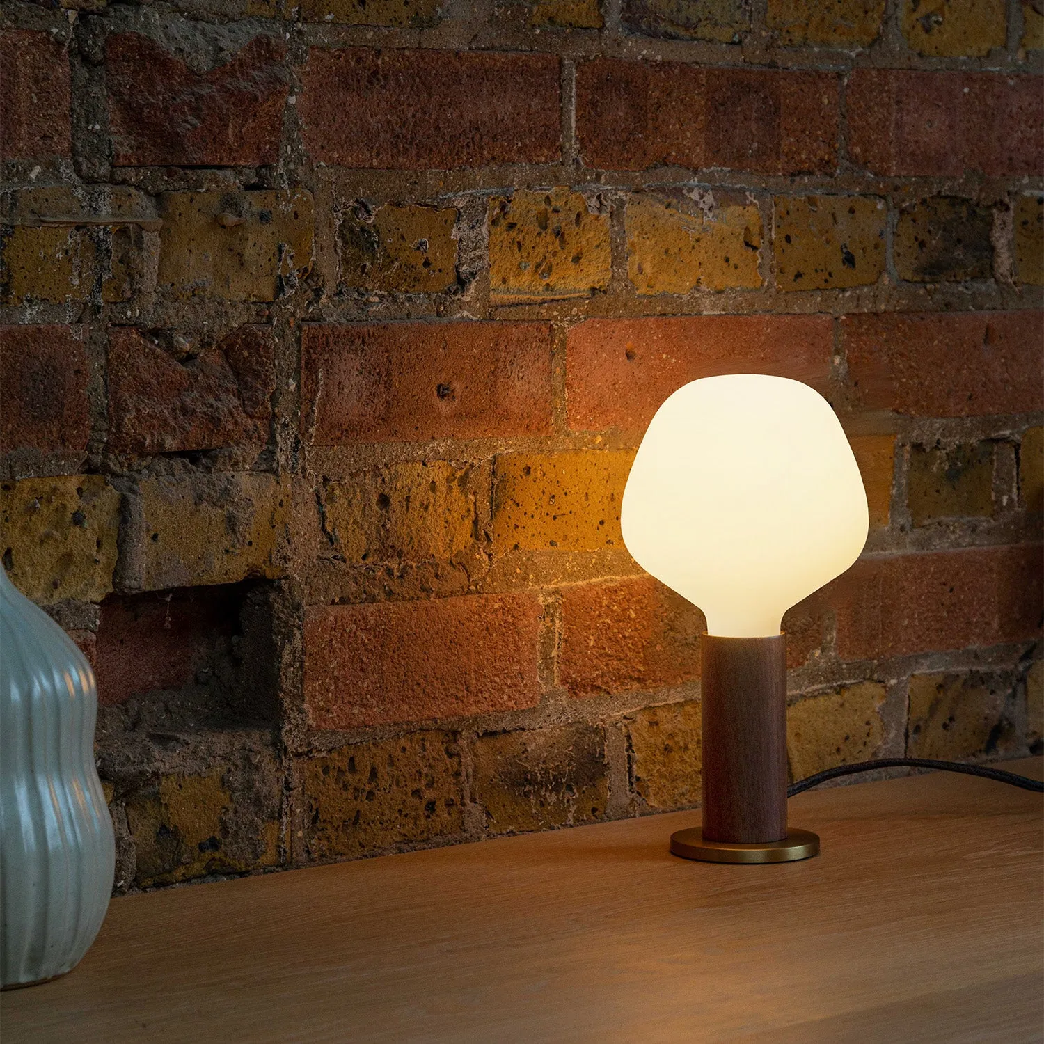 Knuckle Table Lamp in Walnut   Enno