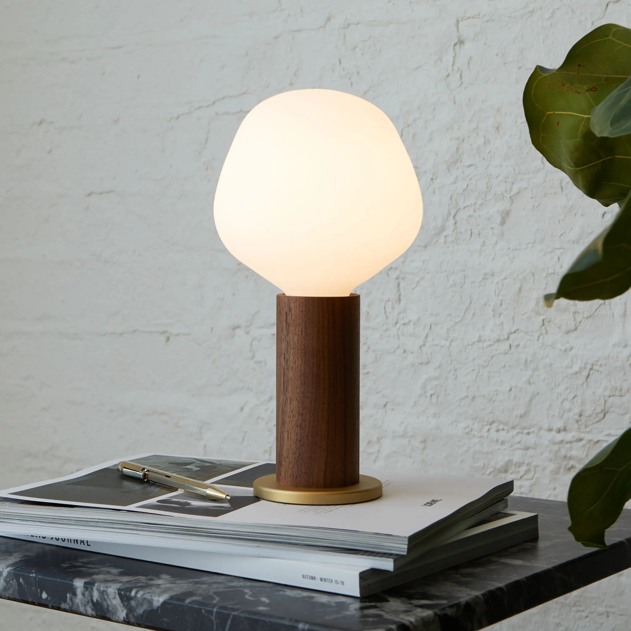 Knuckle Table Lamp in Walnut   Enno