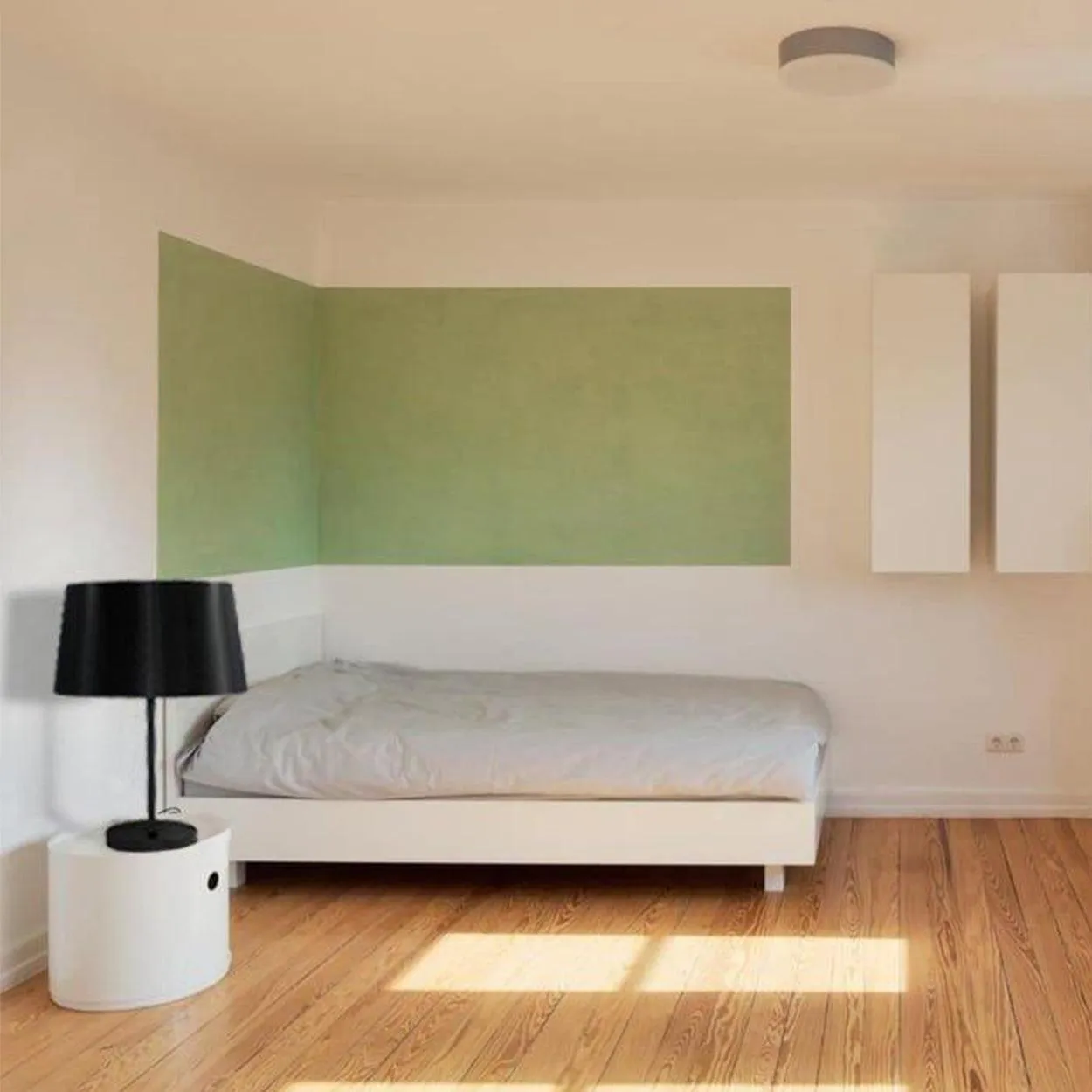 LUCID TABLE LAMP