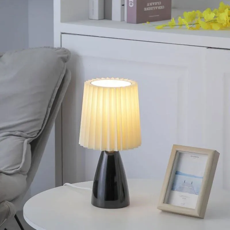 Milkshake LED Ceramic Table Lamp - Pleats Design