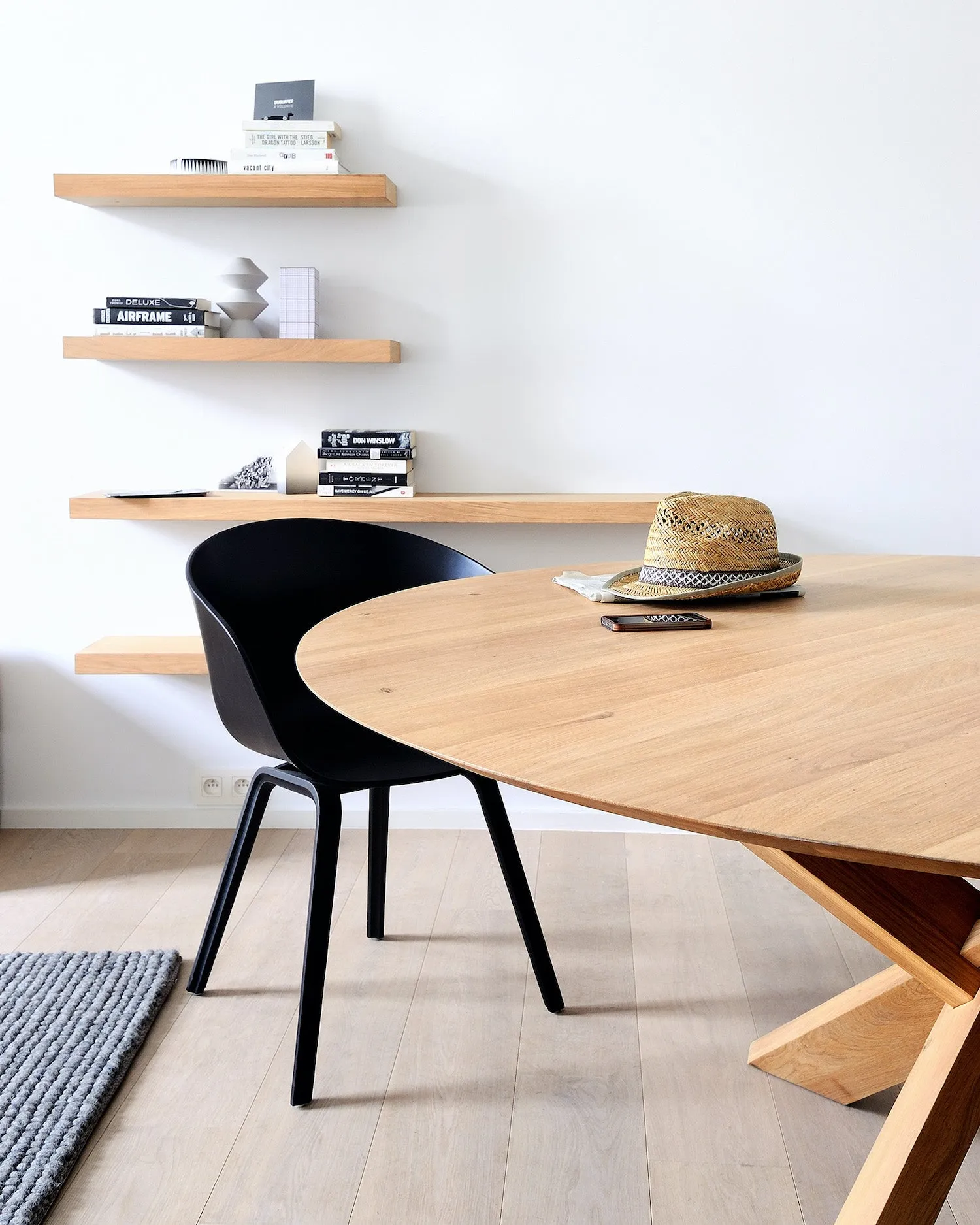 Oak Circle Round Dining Table - Varnished