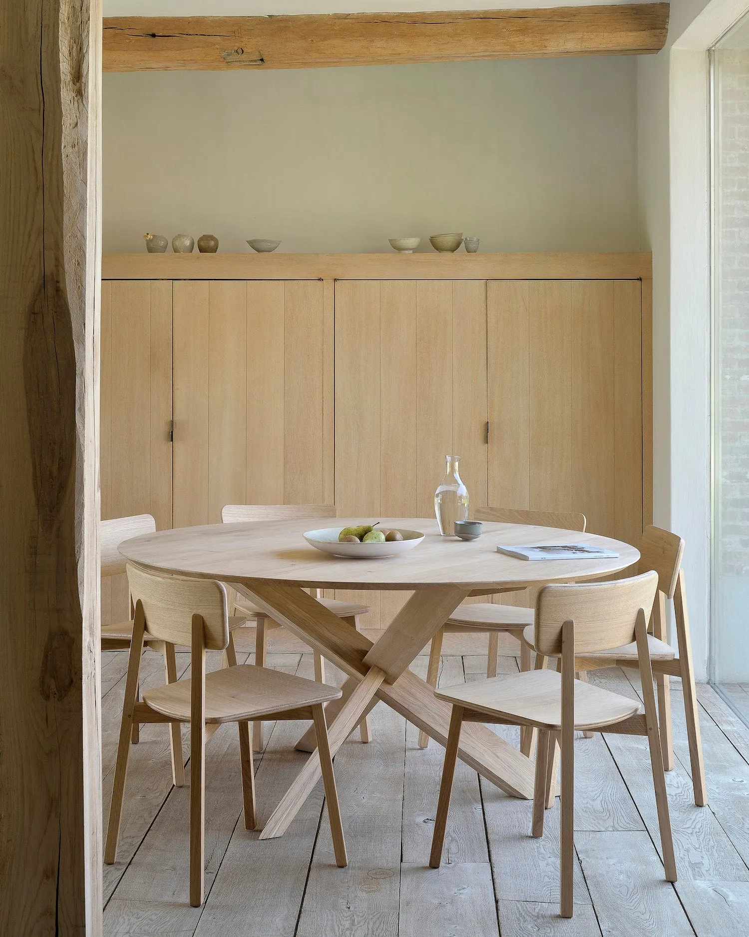 Oak Circle Round Dining Table - Varnished