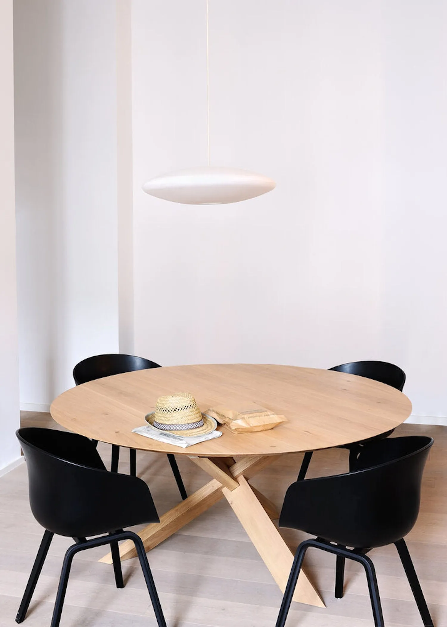 Oak Circle Round Dining Table - Varnished