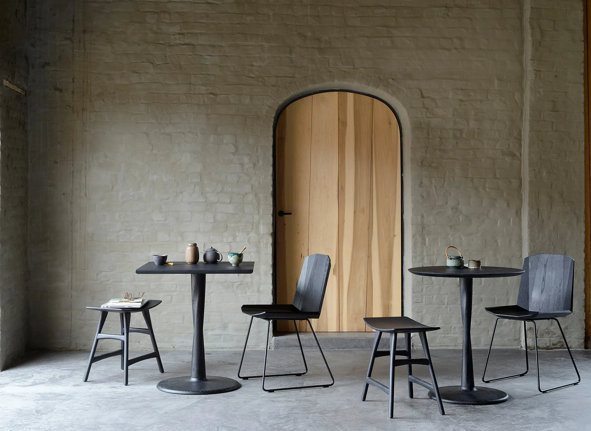Oak Torsion Black Dining Table