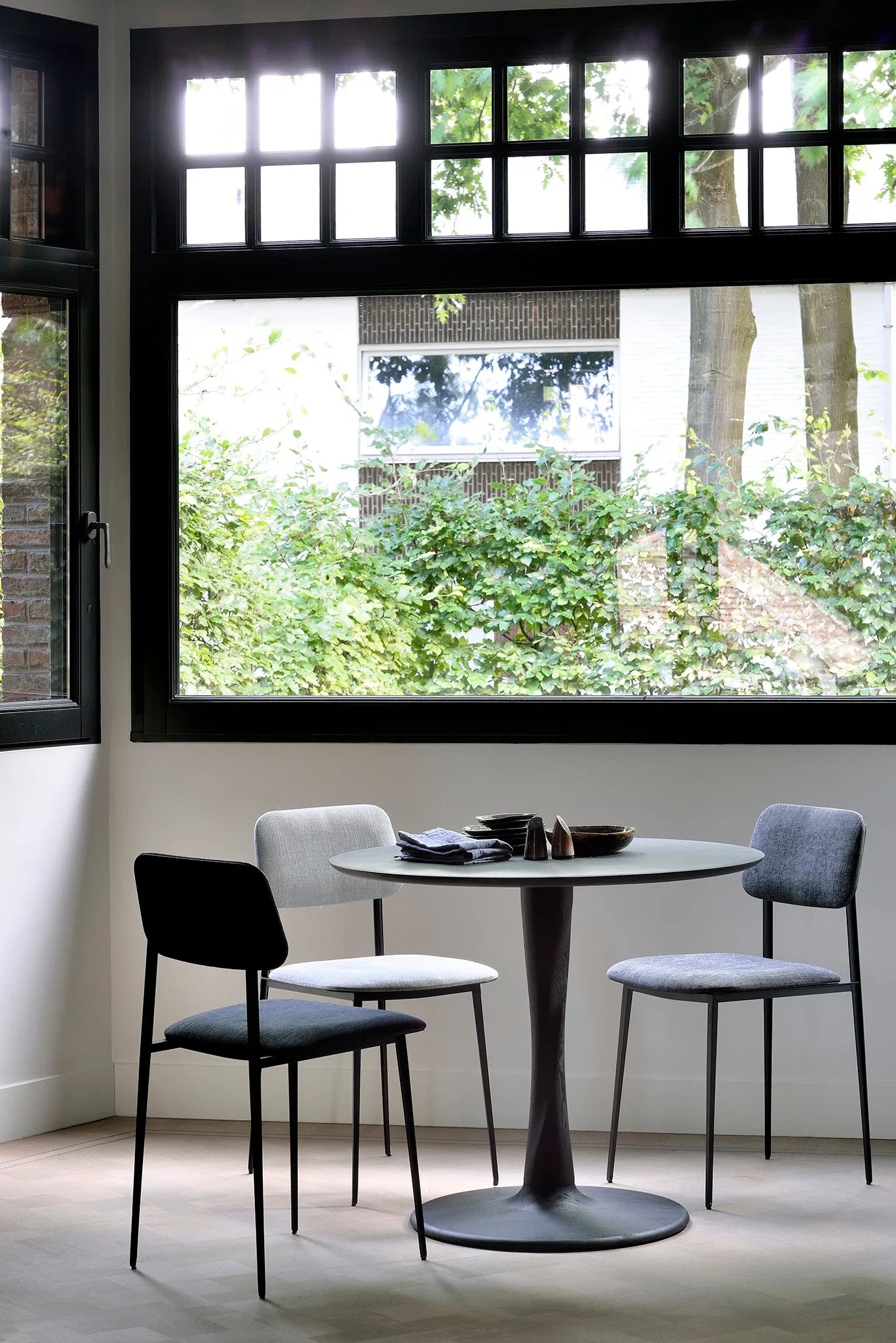 Oak Torsion Black Dining Table