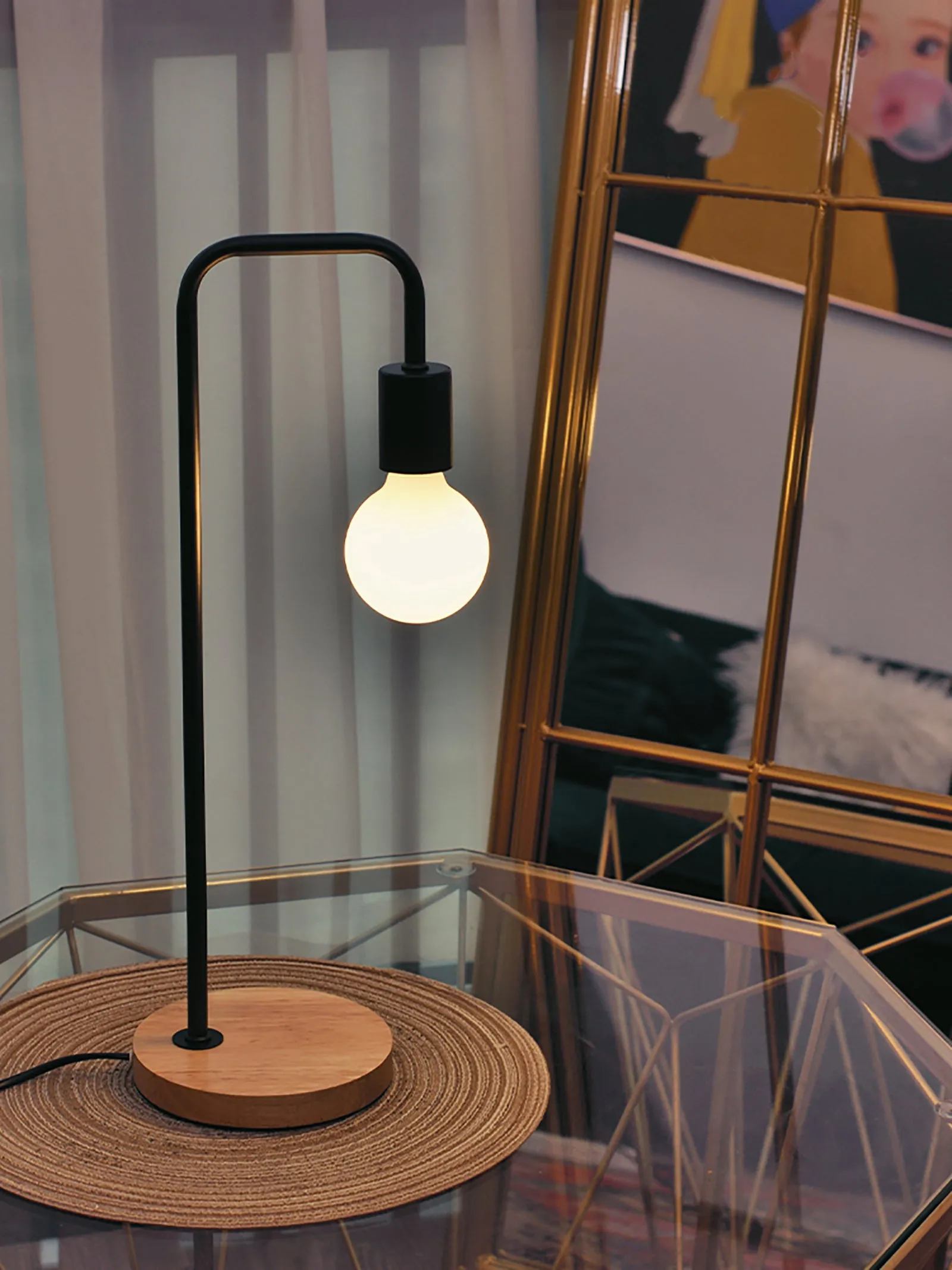 SEABROOK Nordic Style Stylish Table lamp with wood Base E27 Black White