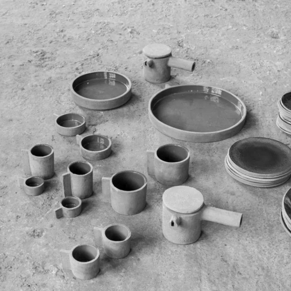 Serax FCK serving plate cement diam. 32 cm.