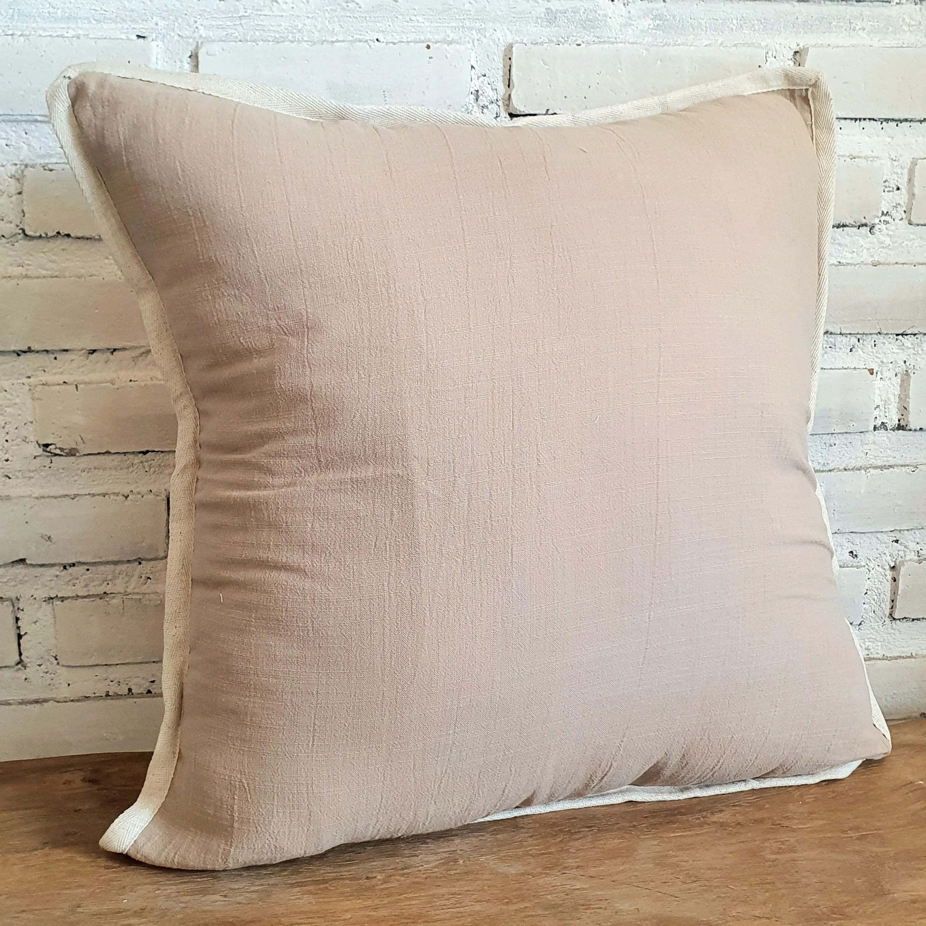 Soft Cotton Linen With Elegant Natural Edge Cushion
