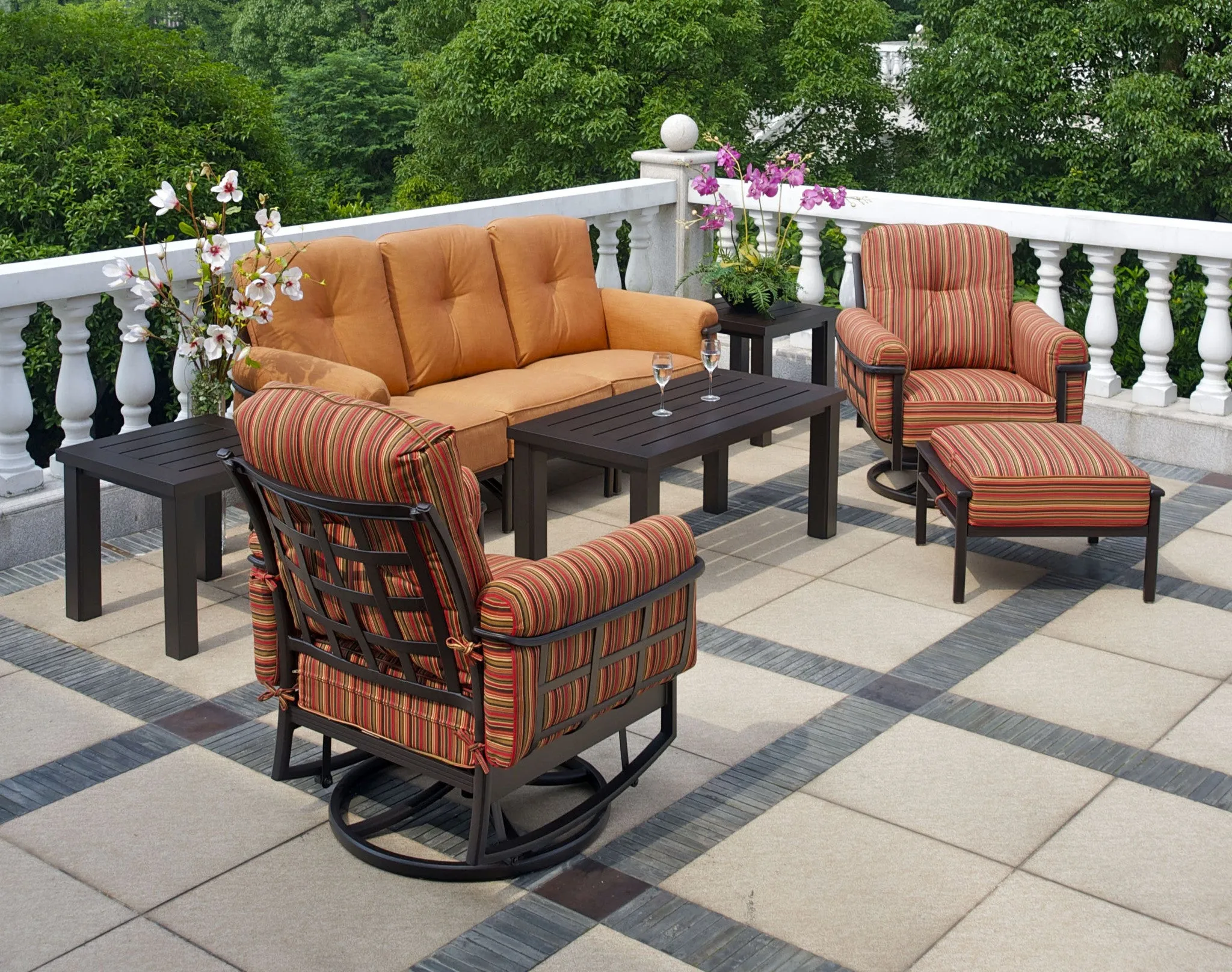 Stratford Cast Aluminum Outdoor Sofa
