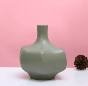 Verdant Metal saga Green Vase