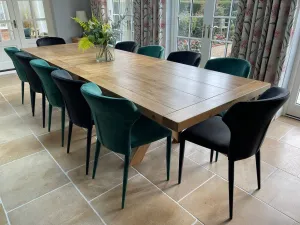 Warwick Oak Grand Trestle Extending Table