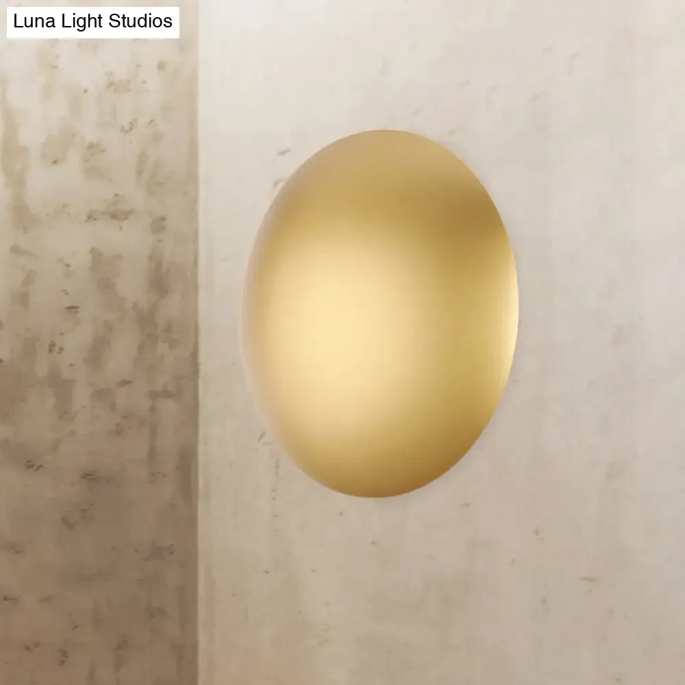 White/Gold LED Wall Light with Warm/White Illumination - Perfect for Modern Bedrooms