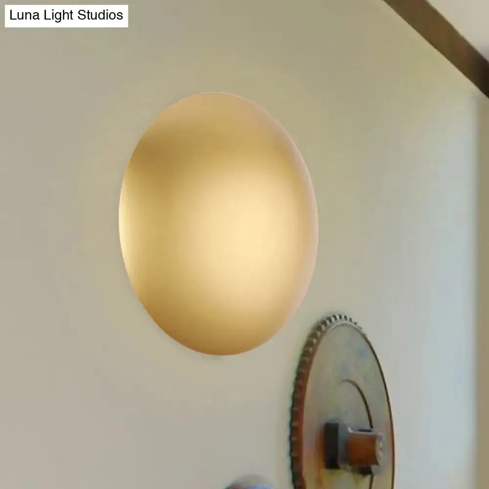 White/Gold LED Wall Light with Warm/White Illumination - Perfect for Modern Bedrooms